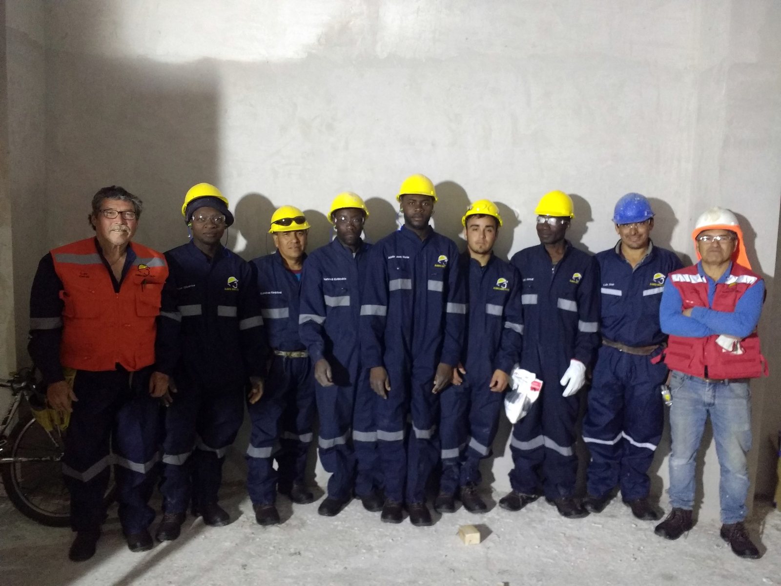 La cuadrilla de Alquinta Obras Civiles en obra